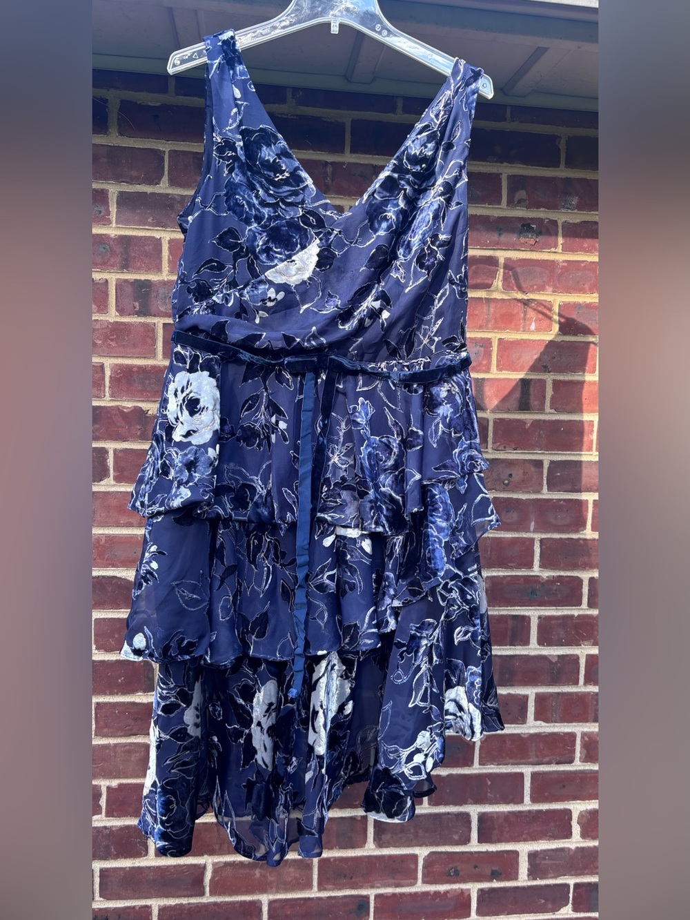 Marchesa Notte Velvet Floral Tiered Ruffle Sleeveless V-Neck Cocktail Dress 14